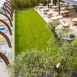 Logis Restaurant Le Clos Fleuri 호텔 3*