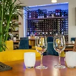 Clos Fleuri Hotel