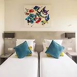 호텔 Logis Restaurant Le Clos Fleuri 3*