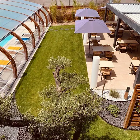 Logis Hotel Restaurant Le Clos Fleuri 3*