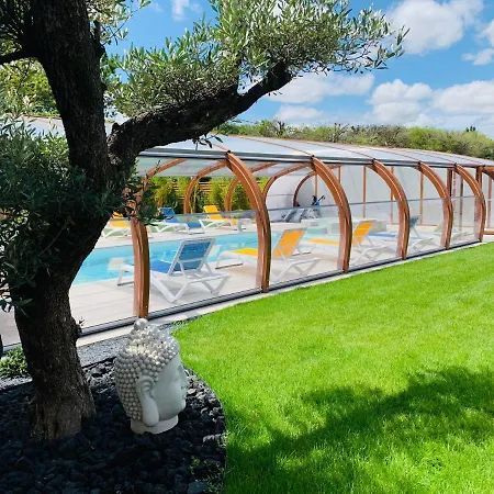 Logis Restaurant Le Clos Fleuri 카스텔나우다리