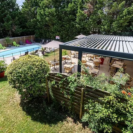 Logis Restaurant Le Clos Fleuri فندق 3*
