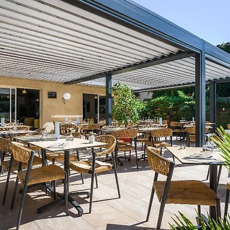 Logis Restaurant Le Clos Fleuri فندق كاستيلنوداري
