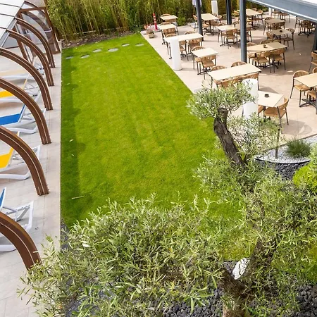 Clos Fleuri Hotel 3*