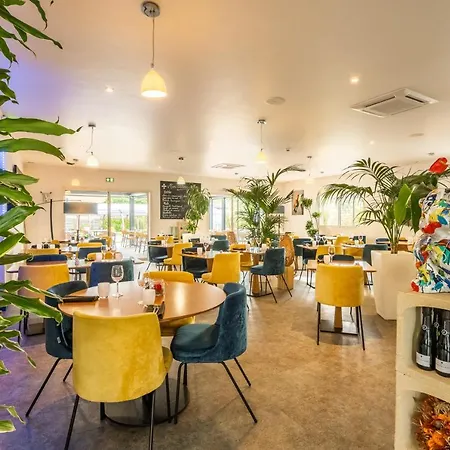 Logis Restaurant Le Clos Fleuri 호텔