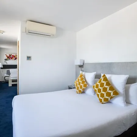 Logis Restaurant Le Clos Fleuri فندق كاستيلنوداري