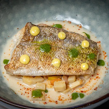 Logis Restaurant Le Clos Fleuri 카스텔나우다리