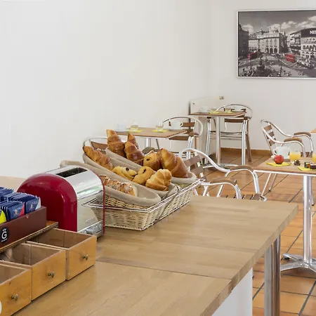 Logis Hotel Restaurant Le Clos Fleuri Hotel 3*