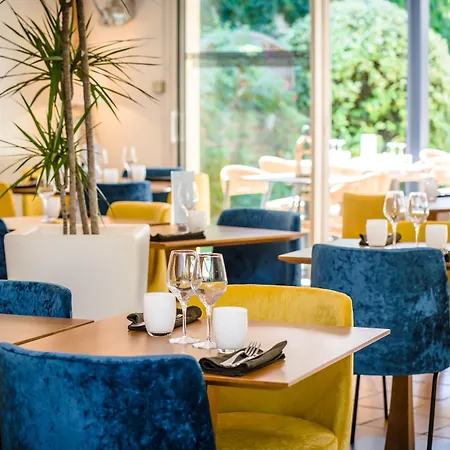 Logis Restaurant Le Clos Fleuri מלון קסטלנודארי