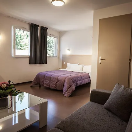 Logis Restaurant Le Clos Fleuri Hotel