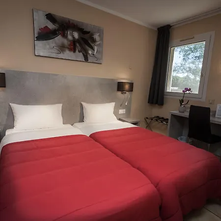 Logis Restaurant Le Clos Fleuri Hotel 3*