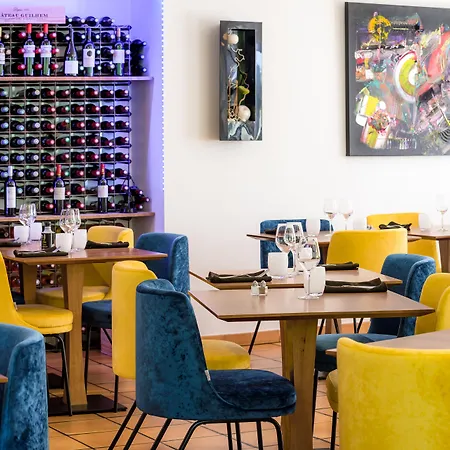 Logis Hotel Restaurant Le Clos Fleuri Hotel