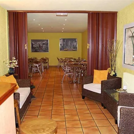 Logis Restaurant Le Clos Fleuri Hotel