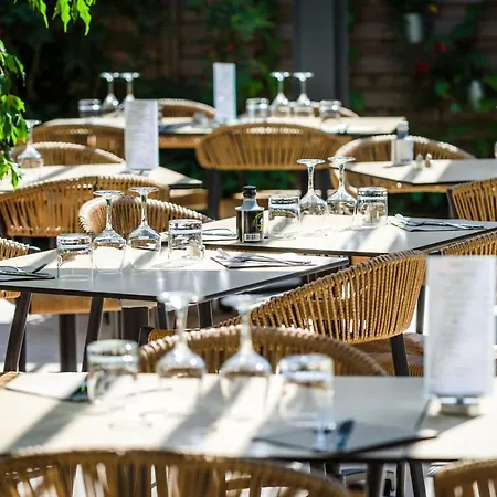 Logis Restaurant Le Clos Fleuri 호텔 카스텔나우다리